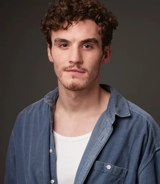 Dónal Finn Biography: Age, Net Worth, Career, Height, Parents, Movies & TV Shows, Relationship