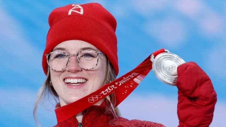 Cassie Sharpe Biography: Age, Olympic Medals, Height, Net Worth, Boyfriend, Parents, Games, Religion, Ethnicity, Awards