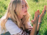 Claire Rosinkranz Biography: Boyfriend, Age, Parents, Siblings, Net Worth, Height, Songs & Albums, YouTube