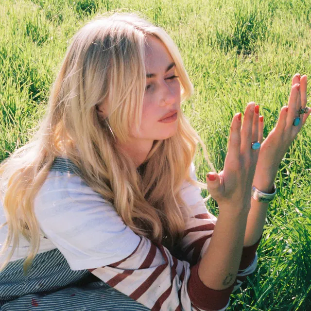 Claire Rosinkranz Biography: Boyfriend, Age, Parents, Siblings, Net Worth, Height, Songs & Albums, YouTube