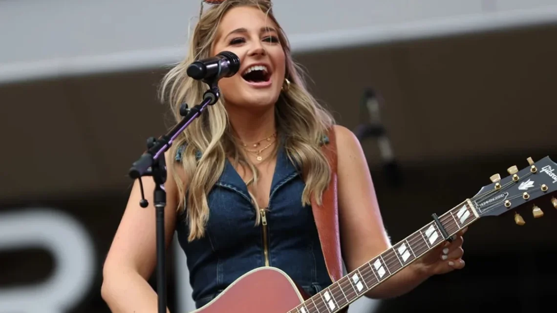 Erin Kinsey Biography: Age, Singles, Boyfriend, Height, Net Worth, Parents, Songs, Religion, Ethnicity