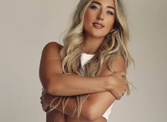 Ashley Cooke Biography: Age, Height, Net Worth, Parents, Songs, TV Shows, Religion, Ethnicity, Awards