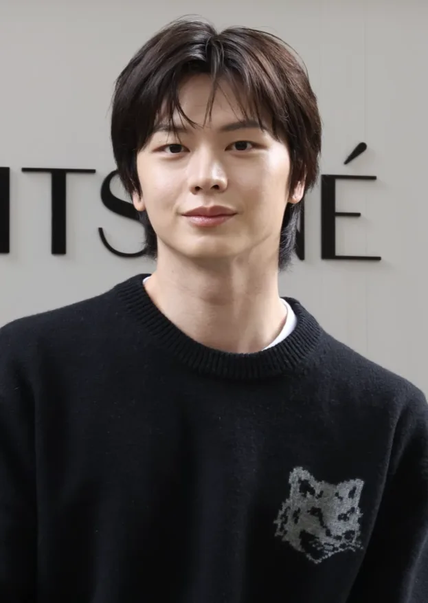 Yook Sung-jae - Biography