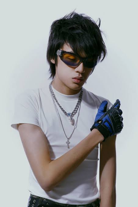 Warren Hue Photo