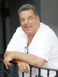Steve Schirripa