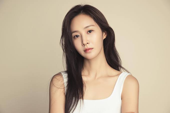 Kwon Yuri - Biography