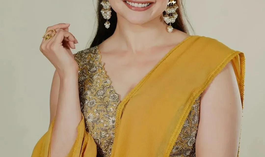 Prachi Desai Biography: Age, Net Worth, Movies, Height, Boyfriend, Parents, TV Shows, Awards