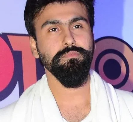 Arya Babbar Biography: Age, Net Worth, Movies, Height, Wife, Parents, Awards, Films