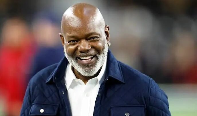 Emmitt Smith Biography: NFL Career, Net Worth, Age, Wife, Children, Parents, Siblings,  Height, Awards, Stats
