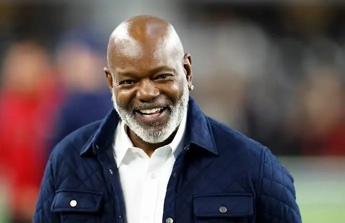 Emmitt Smith Biography: NFL Career, Net Worth, Age, Wife, Children, Parents, Siblings,  Height, Awards, Stats