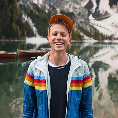 Jorden Tually Biography: Age, Net Worth, Travel Vlogging, Height, Parents, Relationship