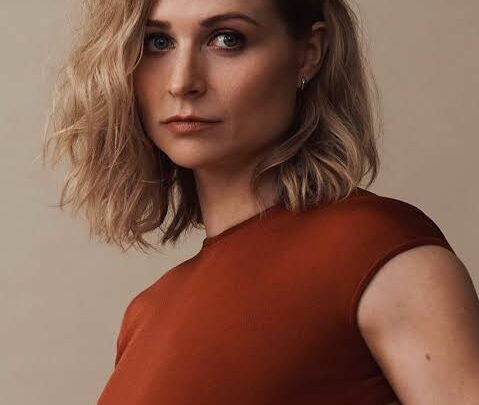 Niamh Algar Biography: Age, Net Worth, Boyfriend, Parents, Movies, Religion, Height, Awards, Instagram