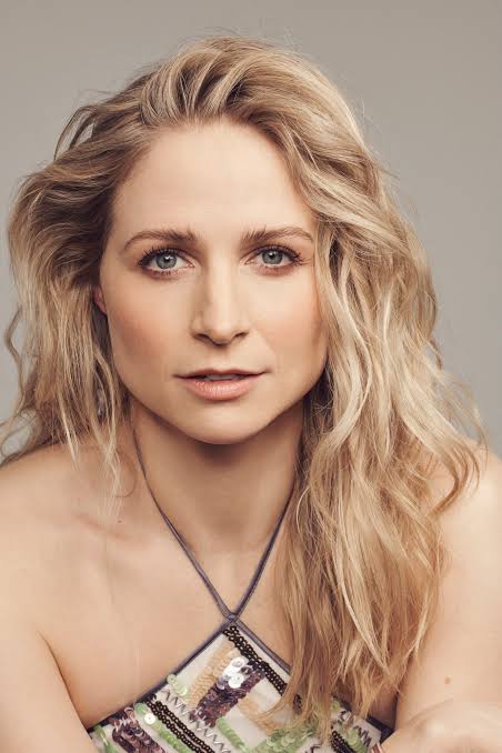 Niamh Algar - Biography