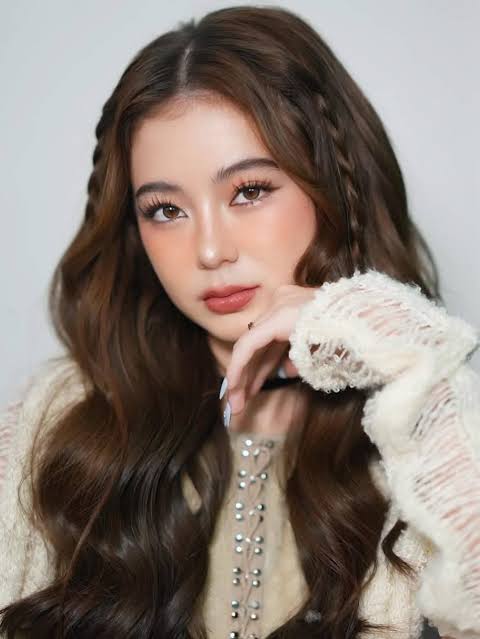 Fyang Smith - Biography