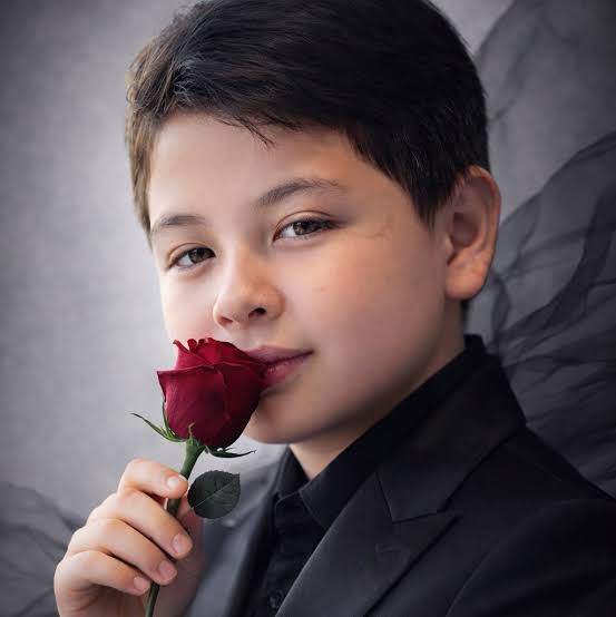 Euwenn Mikaell - Biography