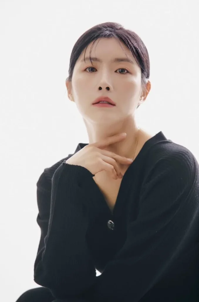 Ahn Si-ha - Biography