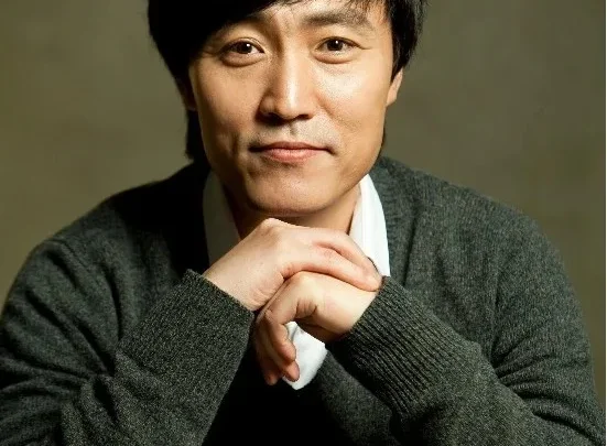 Um Hyo-sup Biography: Age, Height, Daughter, Parents, Movies, Net Worth, Religion, Ethnicity, Wife