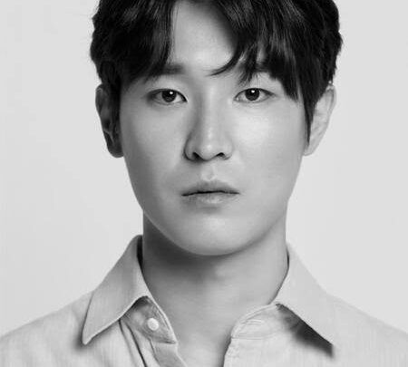Woo Ji-hyun Biography: Religion, Ethnicity, Age, Movies, Siblings, Height, Net Worth, Wife, Parents, Instagram