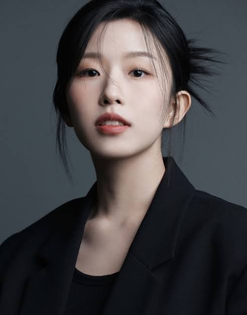 Yoon Ga Yi - Biography
