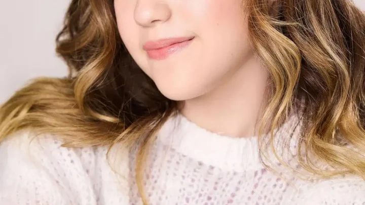 Vivien Lyra Blair Biography: Parents, Net Worth, Height, Age, Boyfriend, Movies & TV Shows, Instagram