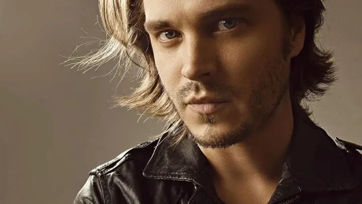 Jonathan Jackson (Actor) Biography: Children, Parents, Age, Wife, Siblings, Net Worth, Height, Movies & TV Shows