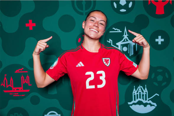 Ffion Morgan Biography: Net Worth, Height, Age, Girlfriend, Parents, Awards, Siblings, Clubs, Stats, TikTok, National Team