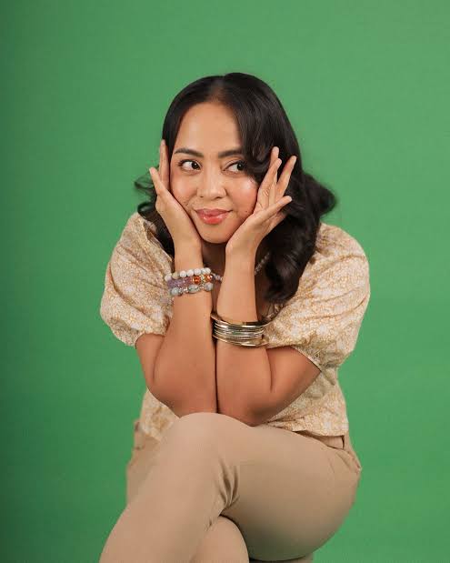 Donna Cariaga - Biography