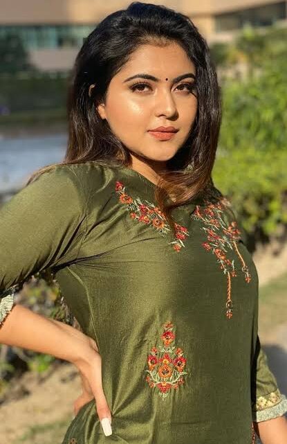 Twinkle Sharma Biography: Parents, Religion, Instagram, Ethnicity, Boyfriend, Age, Height, Net Worth, TwinkMedia