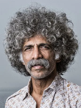 Makarand Deshpande - Biography