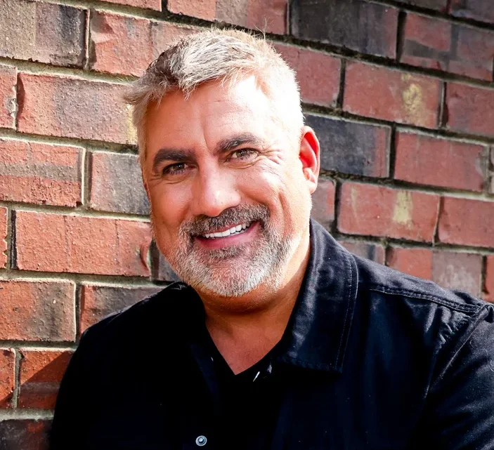 Taylor Hicks Biography: Age, Height, Net Worth, Parents, Songs, Albums, American Idol, Career