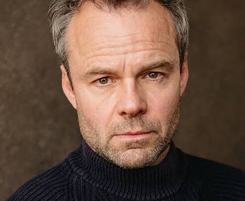Jamie Glover Biography: Age, Partner, Kids, Height, Net Worth, Parents, Movies & TV Shows