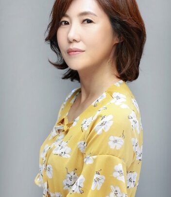 Shin Young-jin Biography: Age, Height, Net Worth, Parents, Movies & TV Shows, Career, Husband