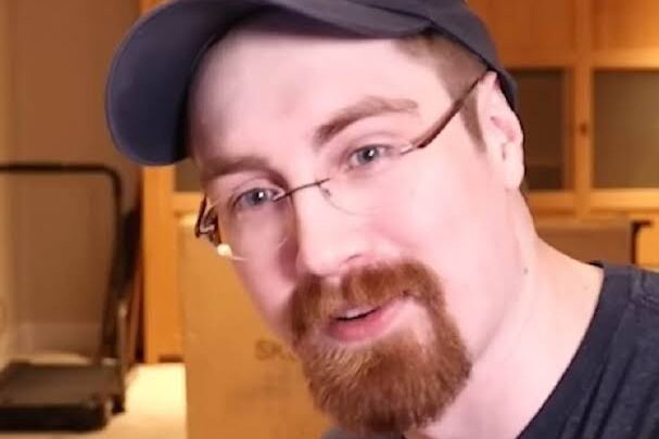 Failboat Biography: Age, Net Worth, Height, Ethnicity, Real Name, Girlfriend, Awards, Religion, YouTube