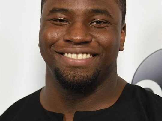 Okieriete Onaodowan Biography: Age, Height, Net Worth, Girlfriend, Awards, Ethnicity, Religion, YouTube, Movies
