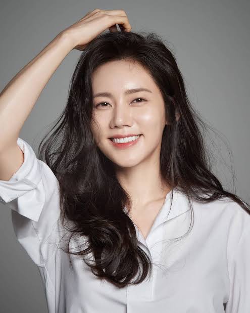 Choo Ja-hyun Biography: Age, Husband, Kids, Height, Net Worth, Parents, Movies & TV Shows