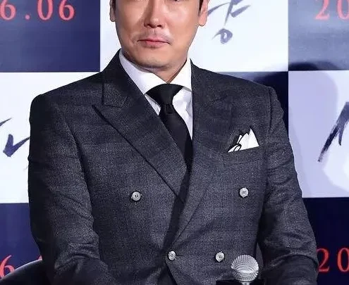 Cho Jin-woong Biography: Age, Wife, Kids, Height, Net Worth, Parents, Movies & TV Shows