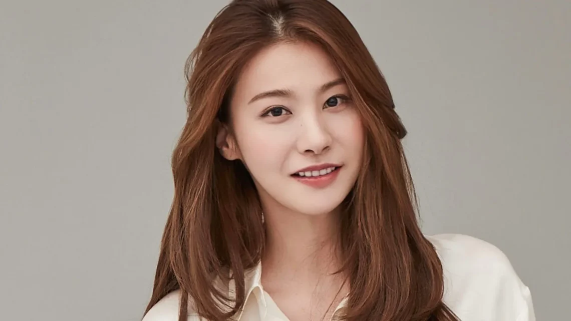 Yoo In-young Biography: Age, Height, Net Worth, Parents, Movies & TV Shows, Husband