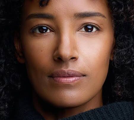Ella Thomas Biography: Age, Height, Husband, Net Worth, Ethnicity, Instagram, Movies, TV Shows, Awards