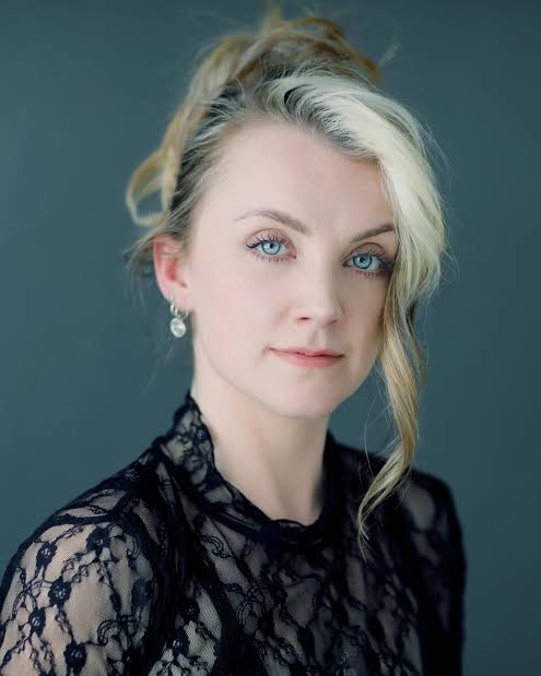 Evanna Lynch Biography: Age, Books, Height, Net Worth, Boyfriend, Religion, Awards, Movies, Ethnicity