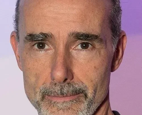 Finbar Lynch Biography: Age, Wife, Kids, Height, Net Worth, Parents, Movies & TV Shows, Awards