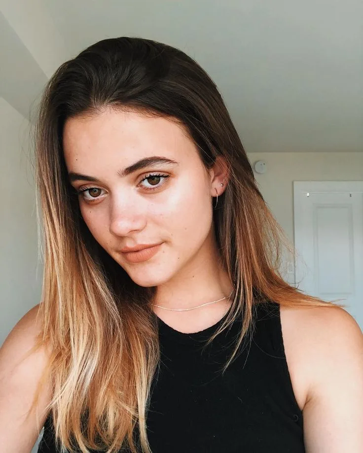 Tatum Dahl - Biography