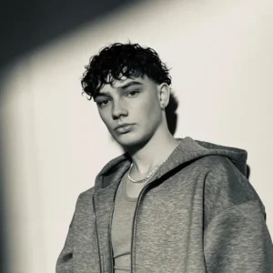 Josh Olliver - Biography