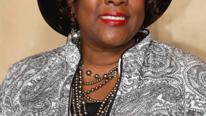 Loretta Devine Biography: Net Worth, Husband, Religion, Age, Instagram, Children, Awards, Height, Movies, Ethnicity