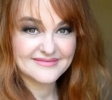 Julie Brown Biography: Parents, Net Worth, Height, Movies, Songs, Age, Husband, Children, Concerts