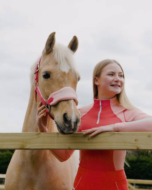 Harlow Luna White Biography: Boyfriend, Instagram, Age, Parents, Siblings, Net Worth, YouTube, Height, Equestrian Career