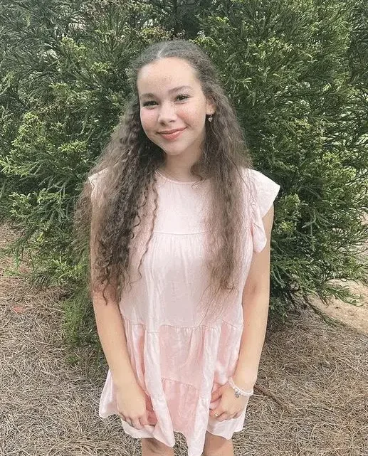 Sierra Haschak’s sister, Olivia Haschak Biography: Albuns, Events, Age, Parents, Siblings, Net Worth, Height, Songs, YouTube