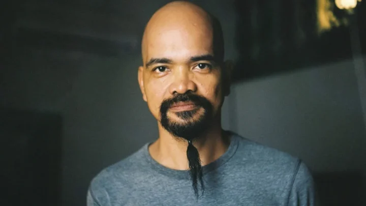 Dong Abay Bio: Net Worth, Age, Songs, Wife, Albums, Parents, Height, Career, Group, YouTube
