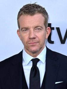 Max Beesley - Biography