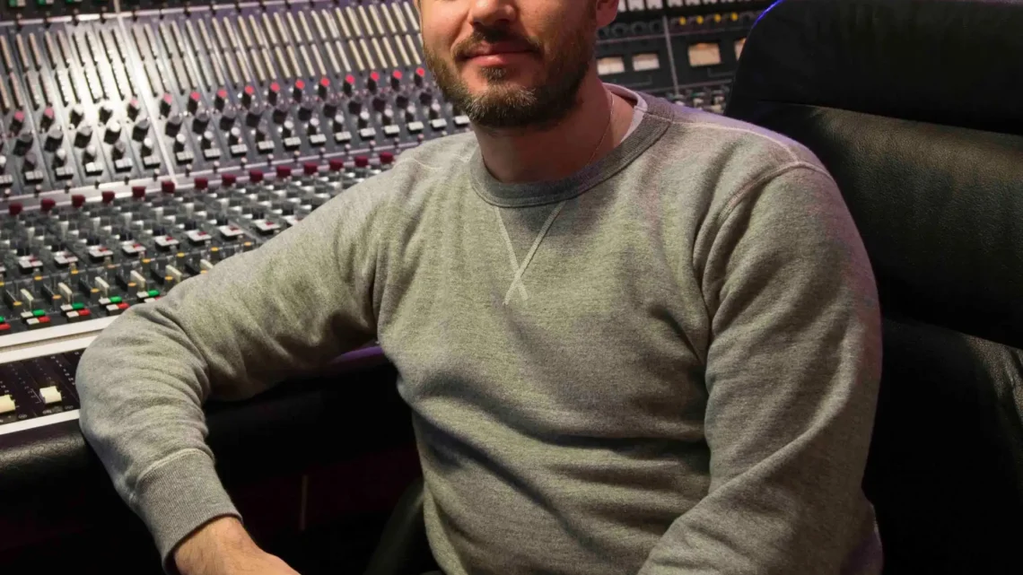 Paul Epworth Biography: Age, Height, Net Worth, Wife, Awards, Songs, Ethnicity, Religion