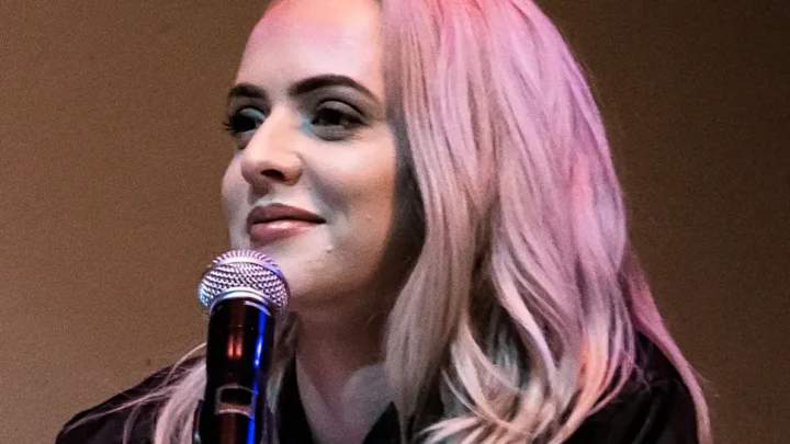 Madilyn Bailey Biography: Husband, Children, Parents, Net Worth, Height, Age, Songs & Albums, Concerts, Instagram